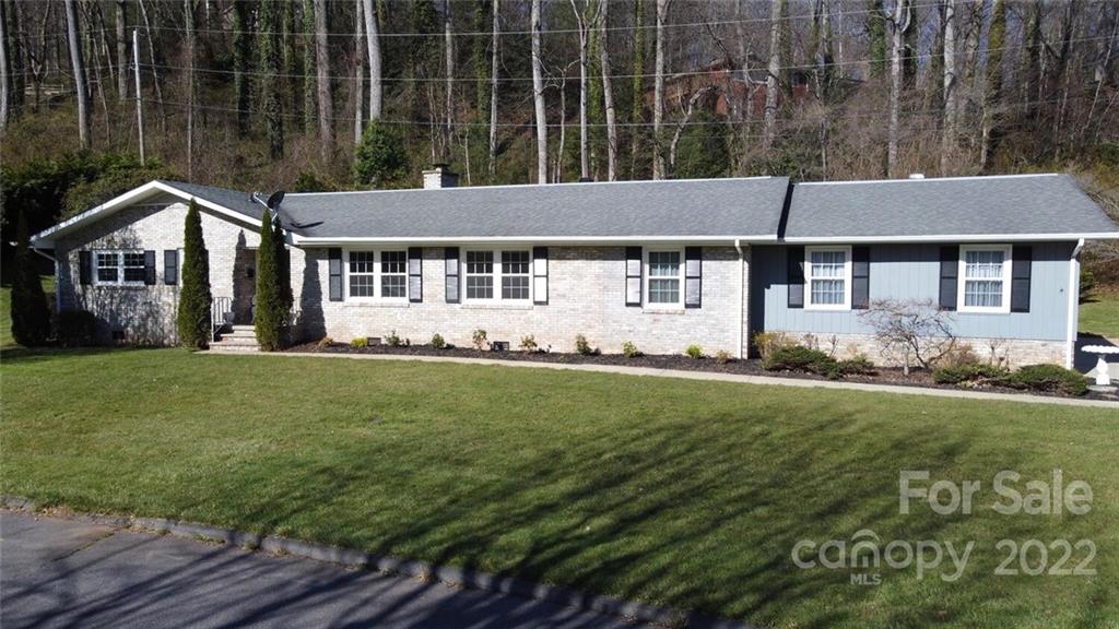 Property image 1 at 271 Springview Drive, Waynesville, NC 28786