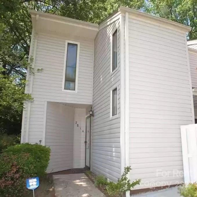 Property image 1 at 7814 Hummingbird Lane, Charlotte, NC 28212