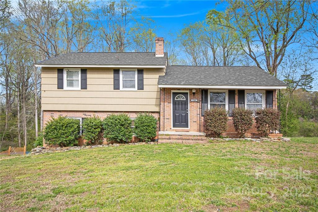Property image 1 at 1946 Elmwood Drive, Gastonia, NC 28054
