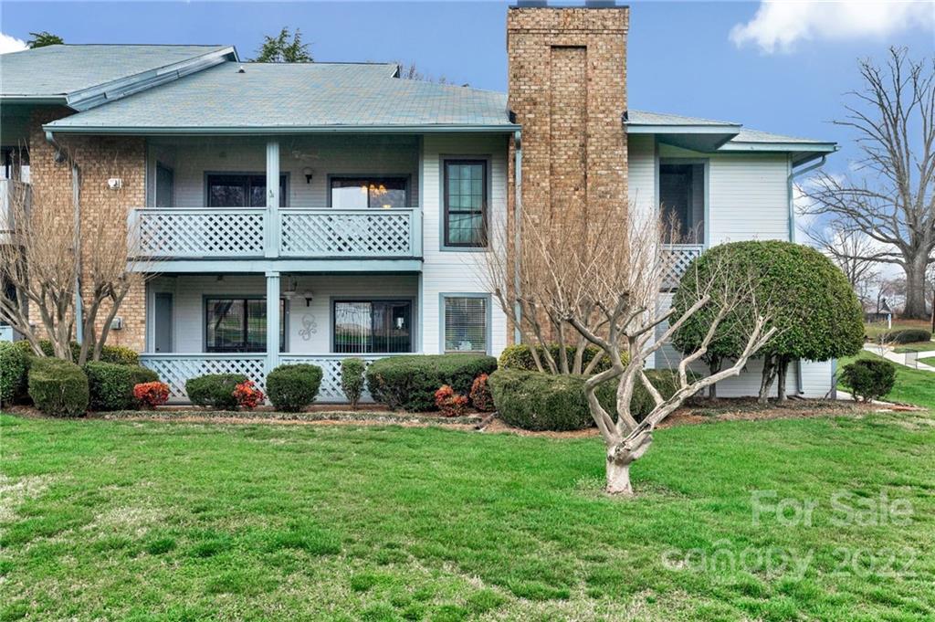 Property image 1 at 5814 Harris Grove Lane, Charlotte, NC 28212