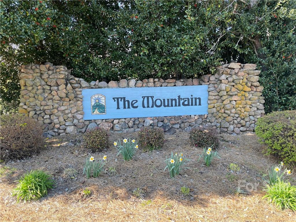 Property image 1 at 309 Spanish Oak Lane, Gastonia, NC 28056