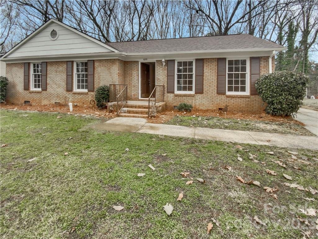 Property image 1 at 6215 Cross Creek Lane, Charlotte, NC 28212