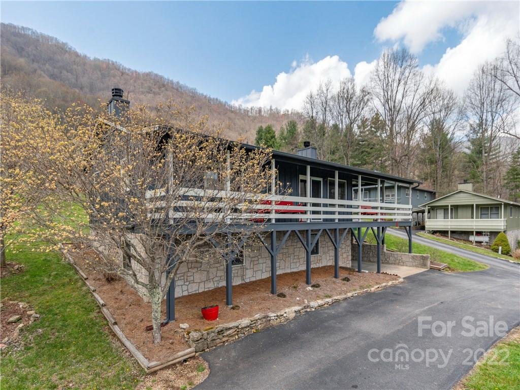 Property image 1 at 8 Granite Lane, Maggie Valley, NC 28751