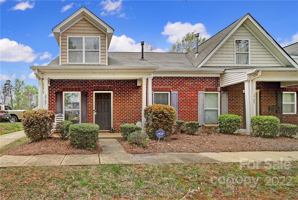 Property image 1 at 2707 Meadow Knoll Drive, Charlotte, NC 28269