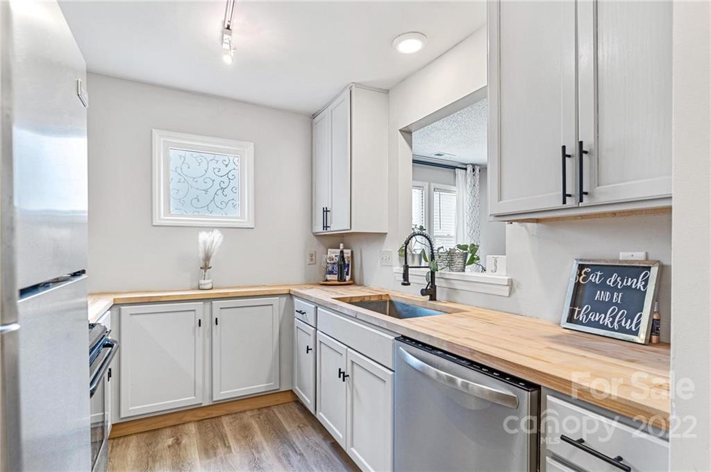 Property image 1 at 9204 Ravenwing Drive, Charlotte, NC 28262