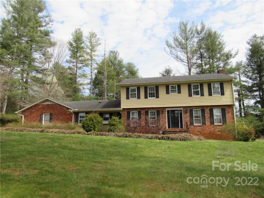 Property image 1 at 207 Newport Road, Hendersonville, NC 28739