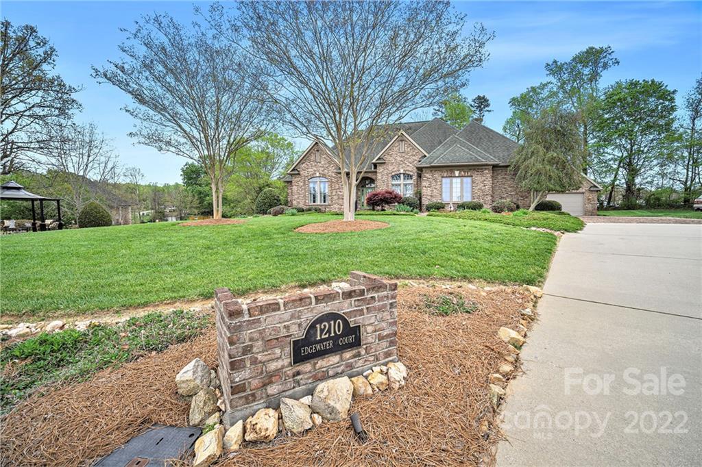 1210 Edgewater Court