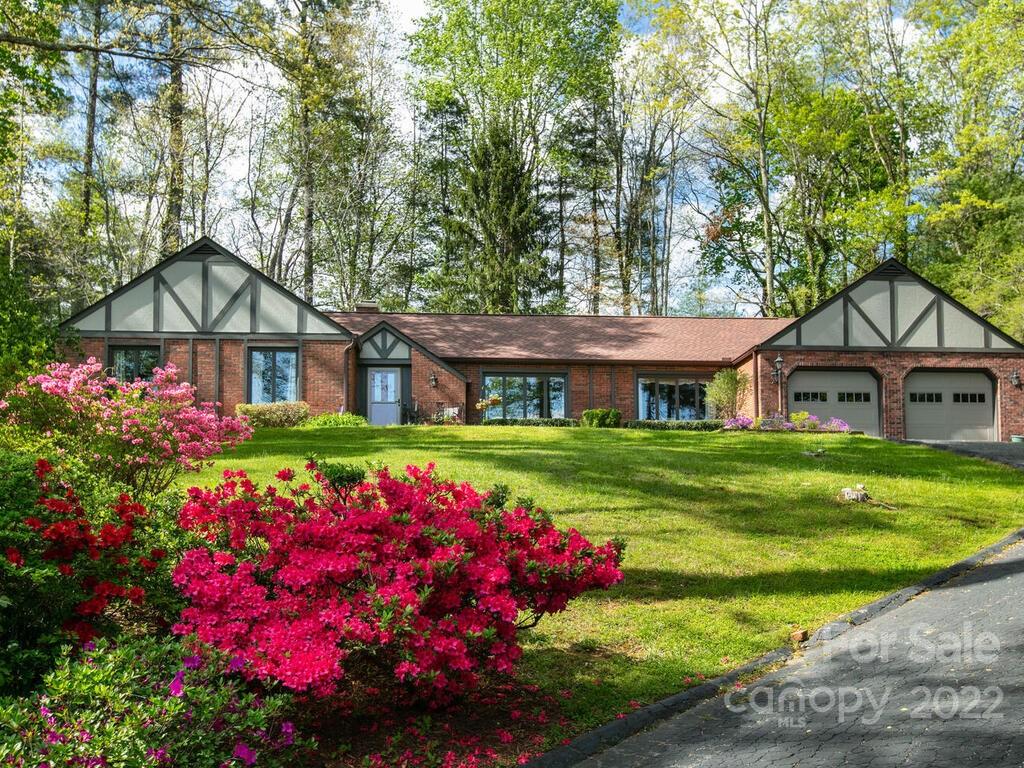 Property image 1 at 119 Yardley Court, Hendersonville, NC 28739