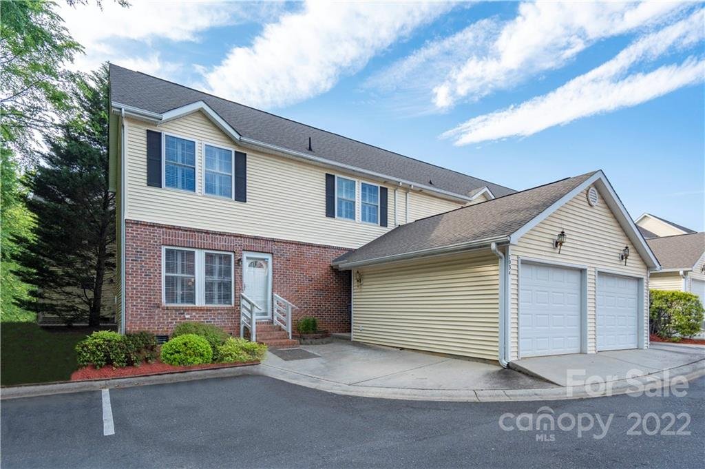 Property image 1 at 7034 Elm Hill Court, Charlotte, NC 28217