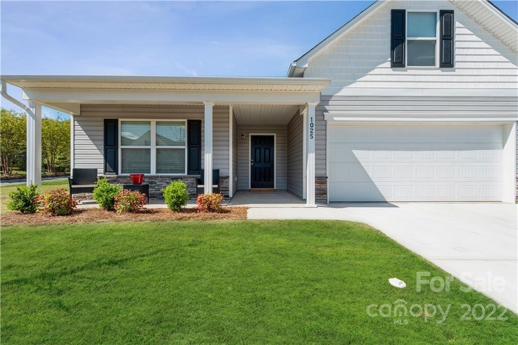 1025 Amberlight Circle