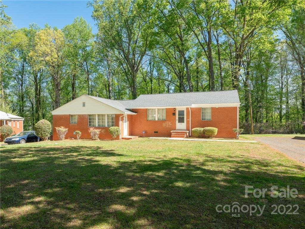 Property image 1 at 3122 Marlborough Road, Charlotte, NC 28208