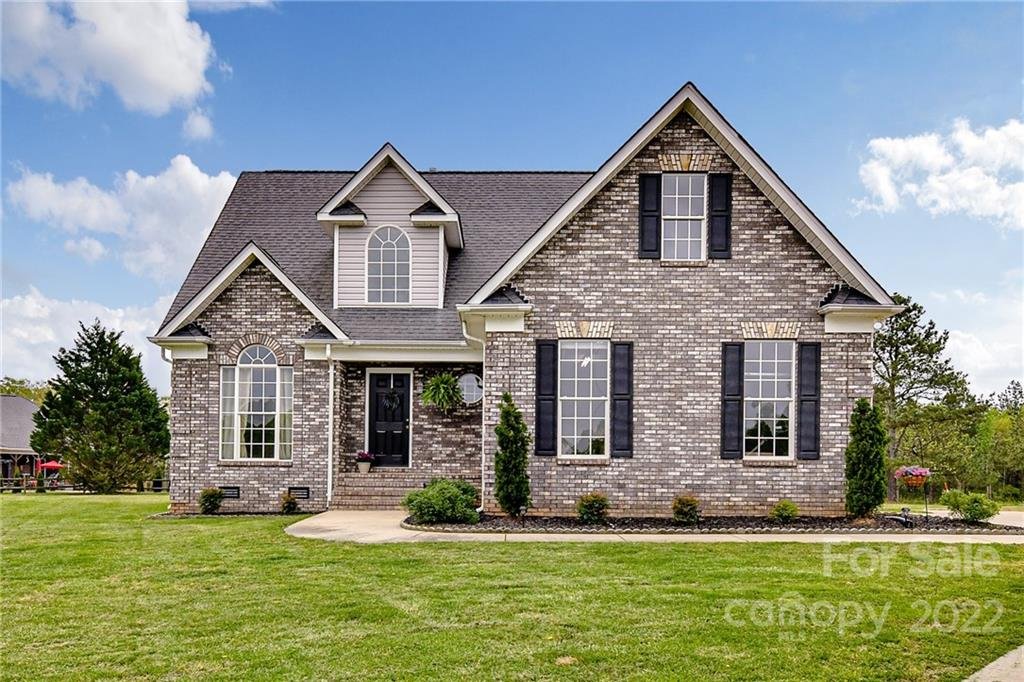 2702 Falling Leaf Court