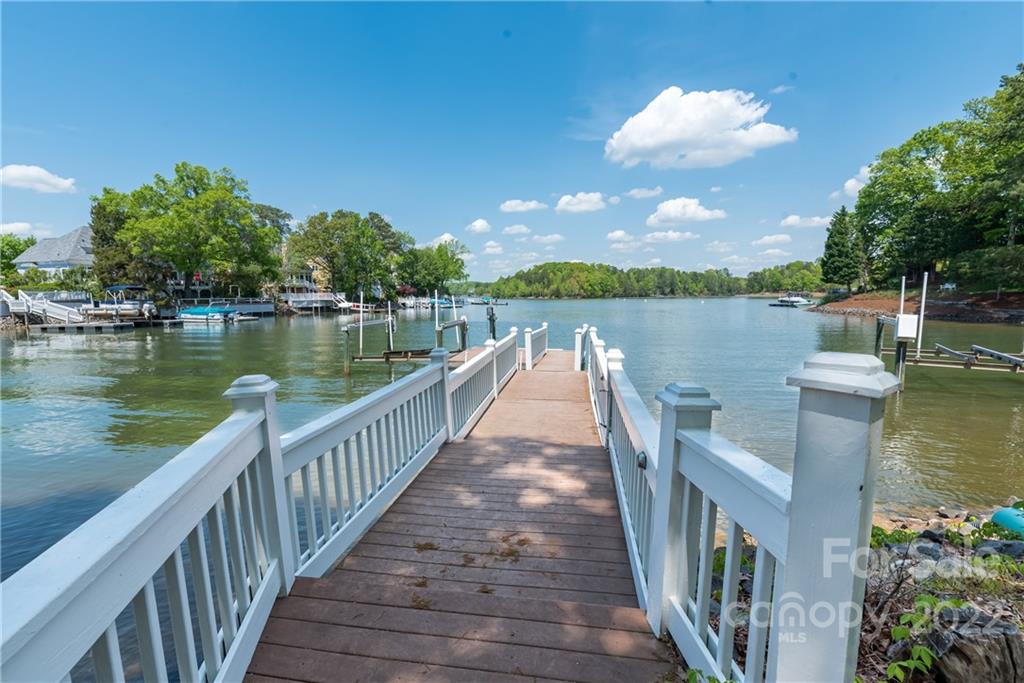 16009 Riverpointe Drive