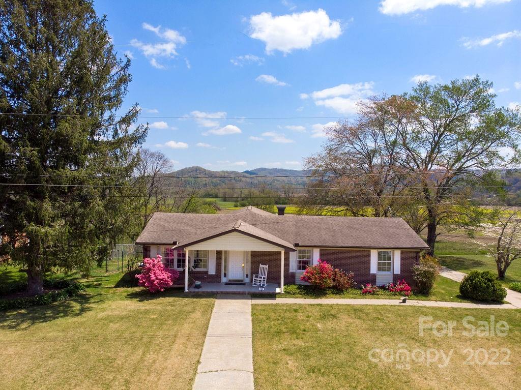 120 Broadview Circle