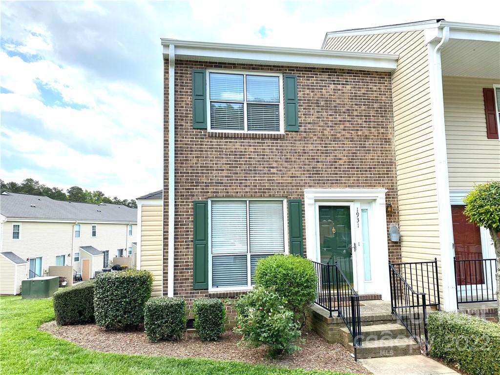 Property image 1 at 1931 Lancer Court, Gastonia, NC 28054