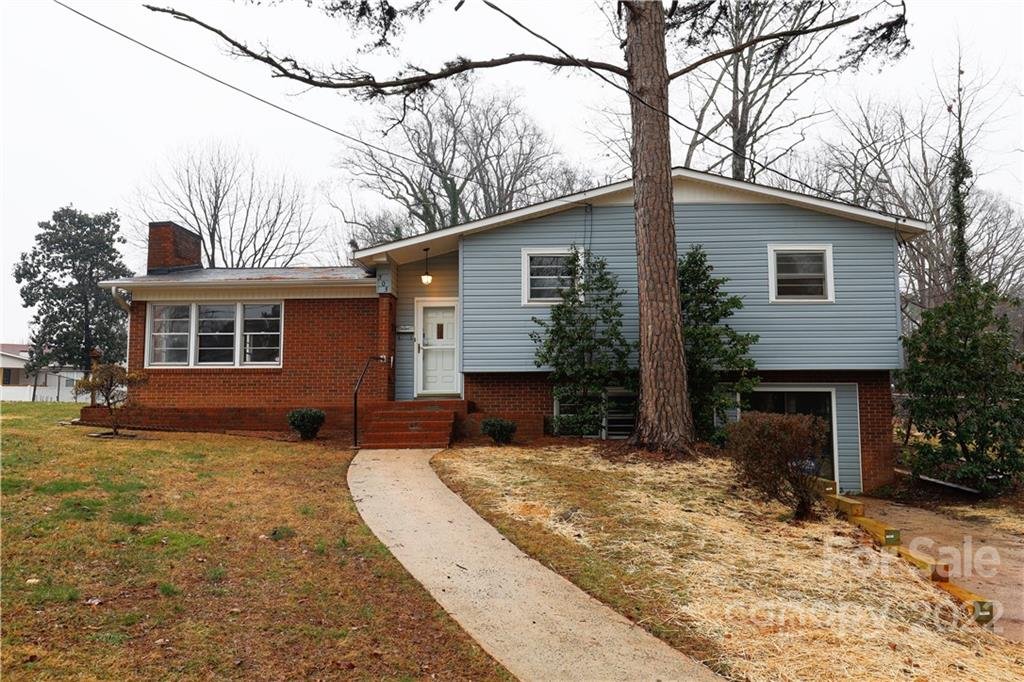 Property image 1 at 303 Colony Road, Statesville, NC 28677