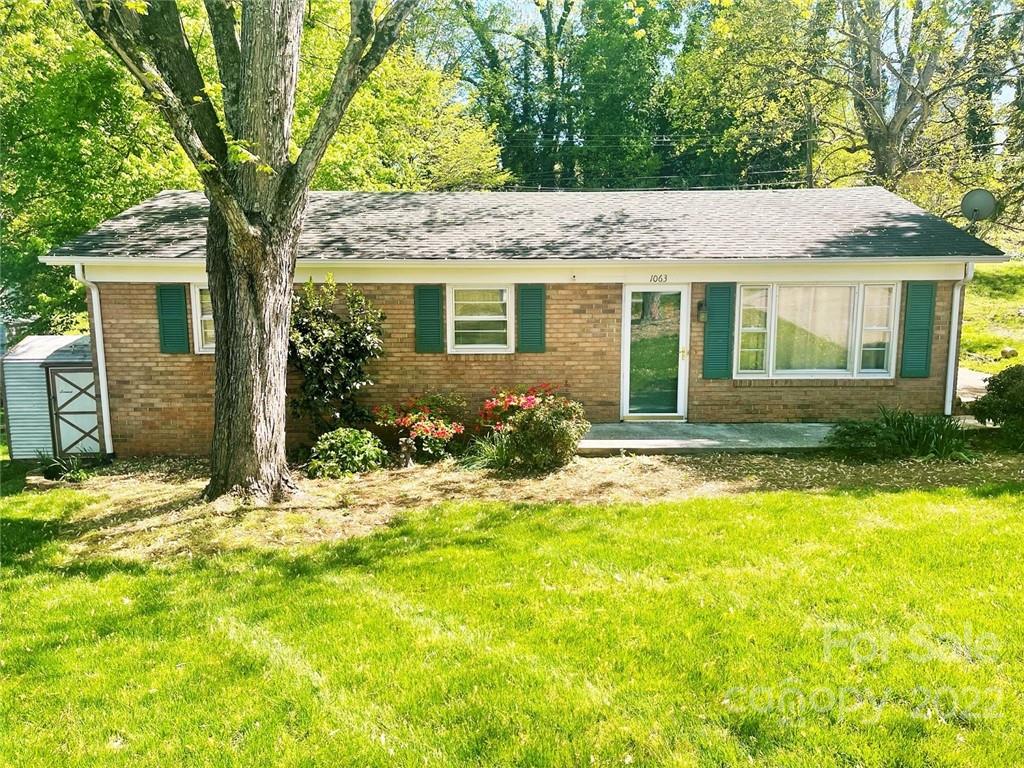 Property image 1 at 1063 14th Avenue, Hickory, NC 28601