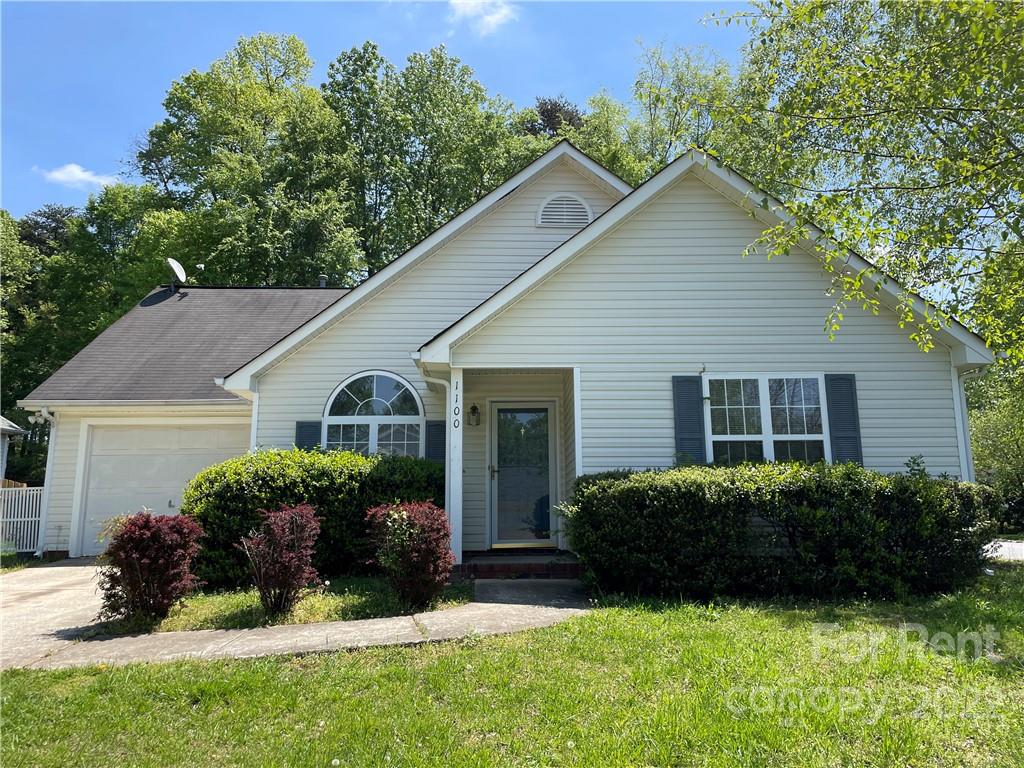 Property image 1 at 1100 Franklin Thomas Place, Charlotte, NC 28214