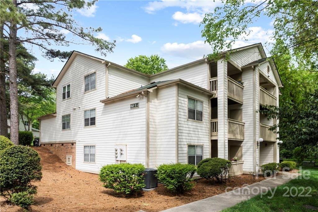 Property image 1 at 1021 Churchill Downs Court, Charlotte, NC 28211