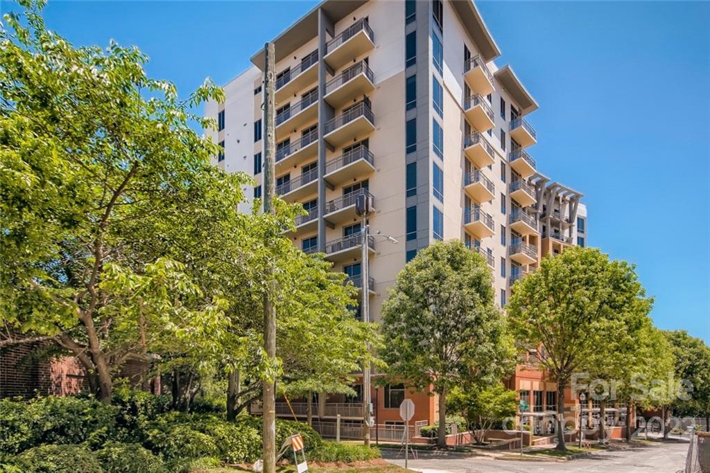 Property image 1 at 701 Royal Court, Charlotte, NC 28202