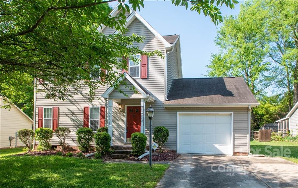 Property image 1 at 7431 Crestside Lane, Charlotte, NC 28227