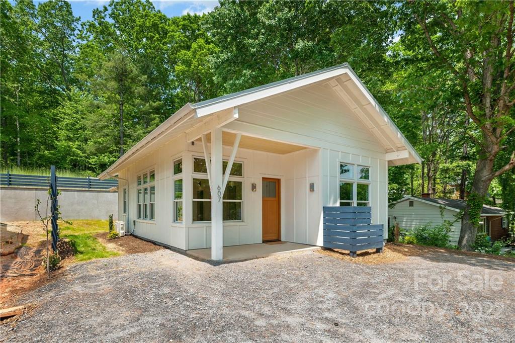 Property image 1 at 607 Hiawassee Avenue, Black Mountain, NC 28711