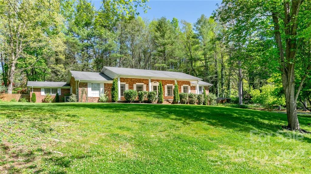 Property image 1 at 117 Brandon Road, Hendersonville, NC 28739