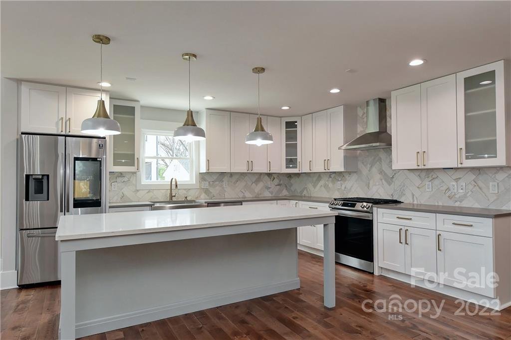 1134 Woodside Avenue