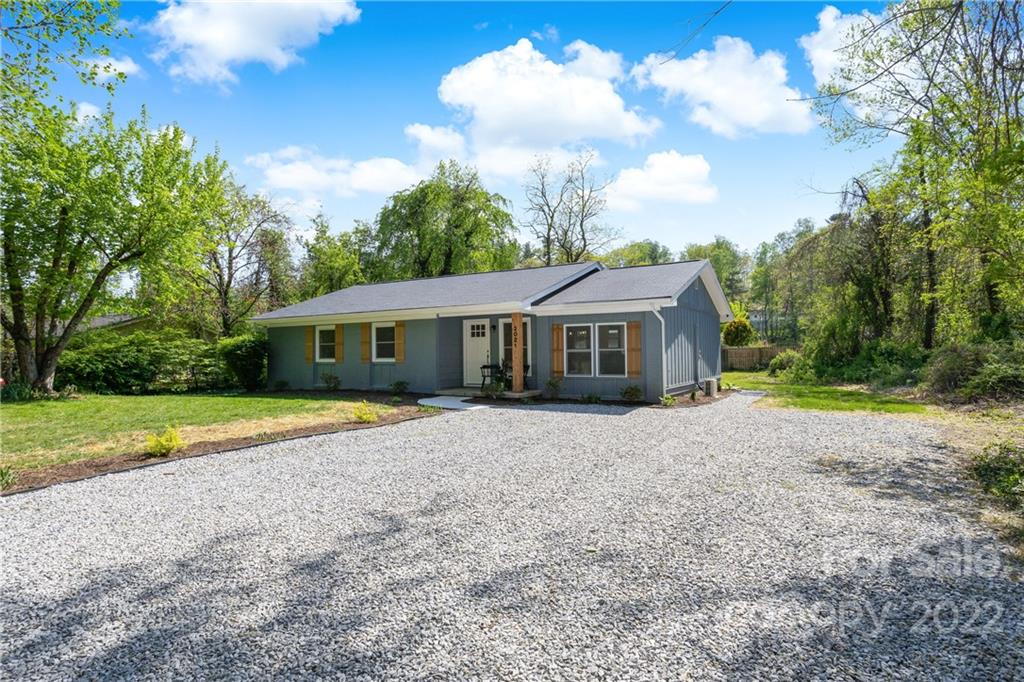 Property image 1 at 2021 Arlington Place, Hendersonville, NC 28791