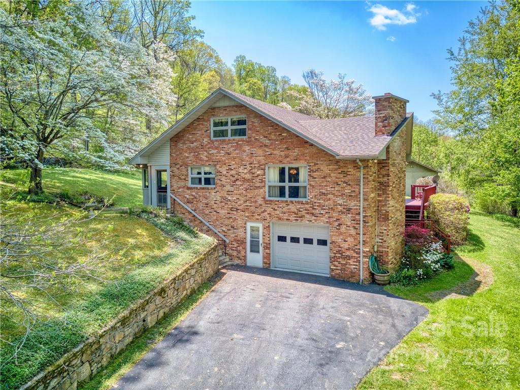 Property image 1 at 430 Echo Drive, Waynesville, NC 28786