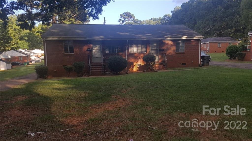 Property image 1 at 1911 Manteo Court, Charlotte, NC 28208