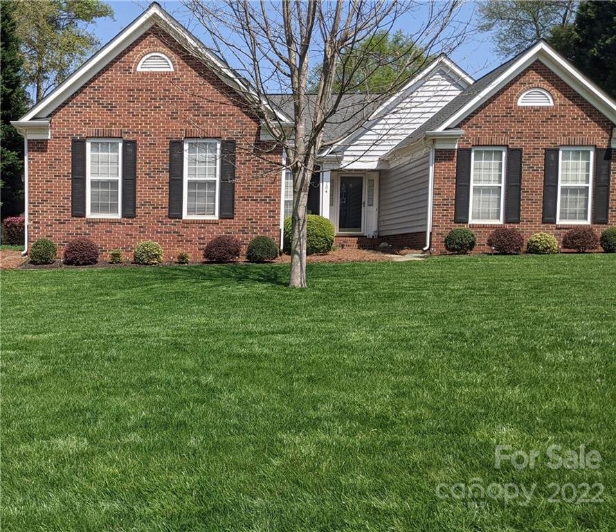 Property image 1 at 104 Summerbrook Lane, Mooresville, NC 28117