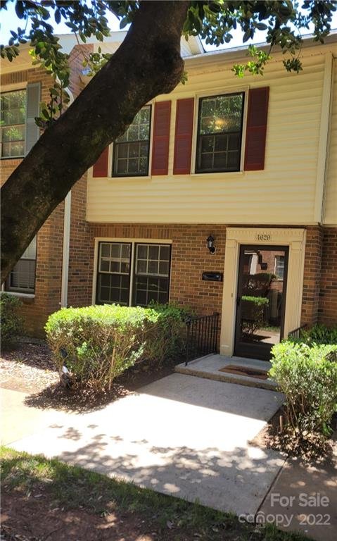 4629 Old Lantern Way