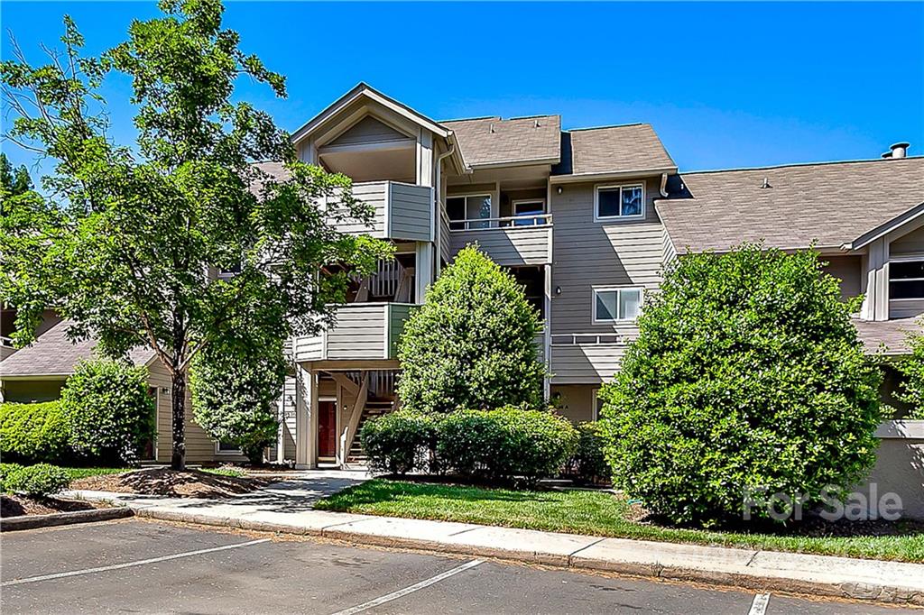 Property image 1 at 2536 Stradbrook Drive, Charlotte, NC 28210