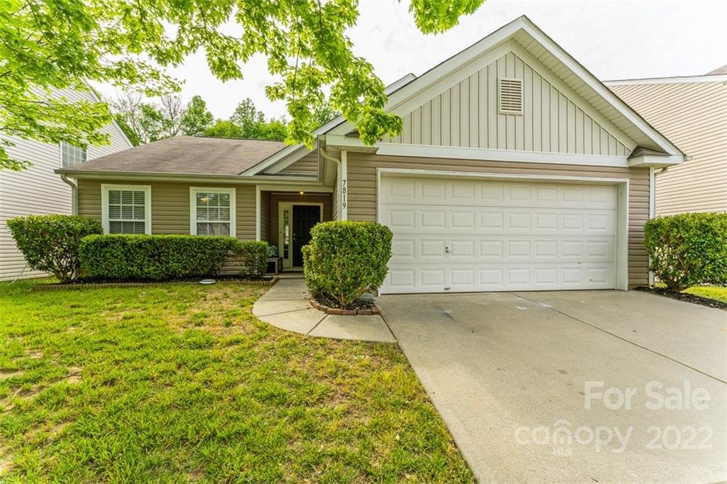 Property image 1 at 7819 Rabbits Foot Lane, Charlotte, NC 28217