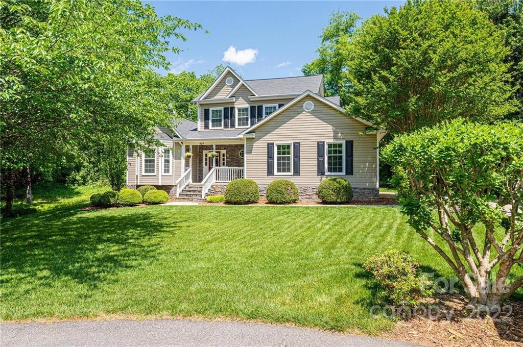 Property image 1 at 929 43rd Avenue Court, Hickory, NC 28601