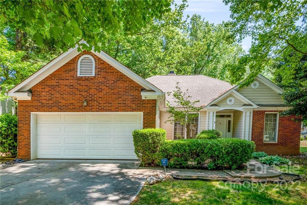 Property image 1 at 6520 White Pine Lane, Charlotte, NC 28262