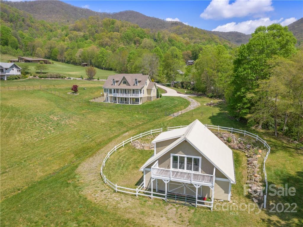 Property image 1 at 17 Rolling Meadow Lane, Clyde, NC 28721