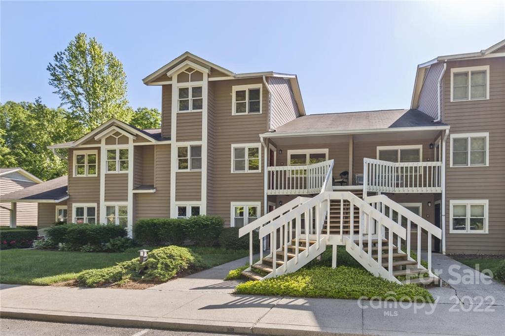 Property image 1 at 2 Willow Tree Run, Asheville, NC 28803