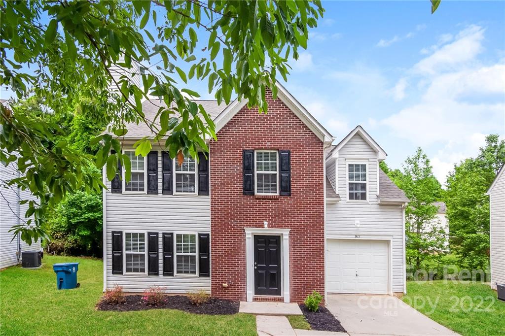 Property image 1 at 911 Grass Hollow Court, Charlotte, NC 28216