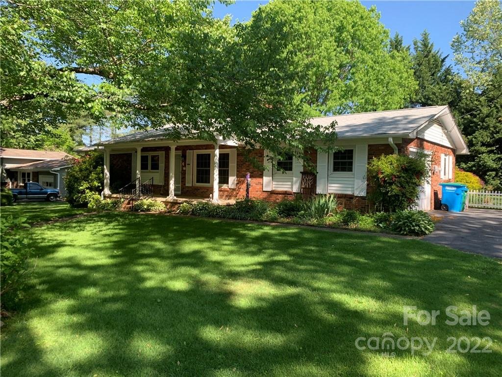 Property image 1 at 4 Sunset Lane, Swannanoa, NC 28778