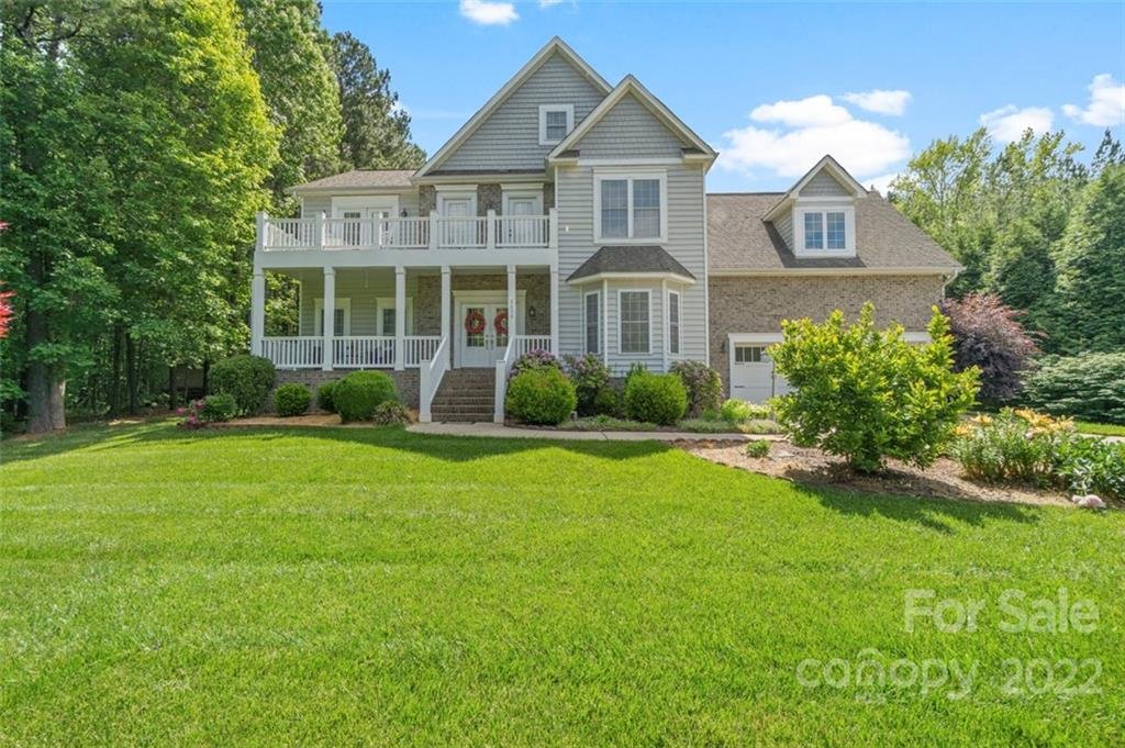 3652 Lake Bluff Drive