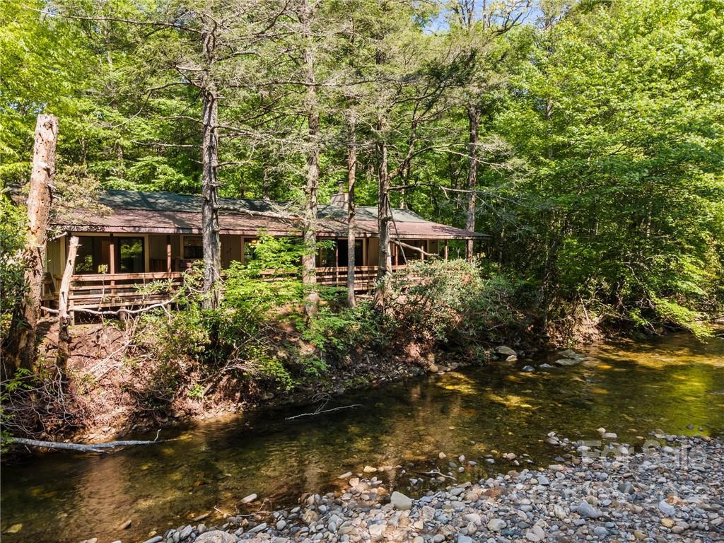 Property image 1 at 124 Sweetwater Ridge, Burnsville, NC 28714