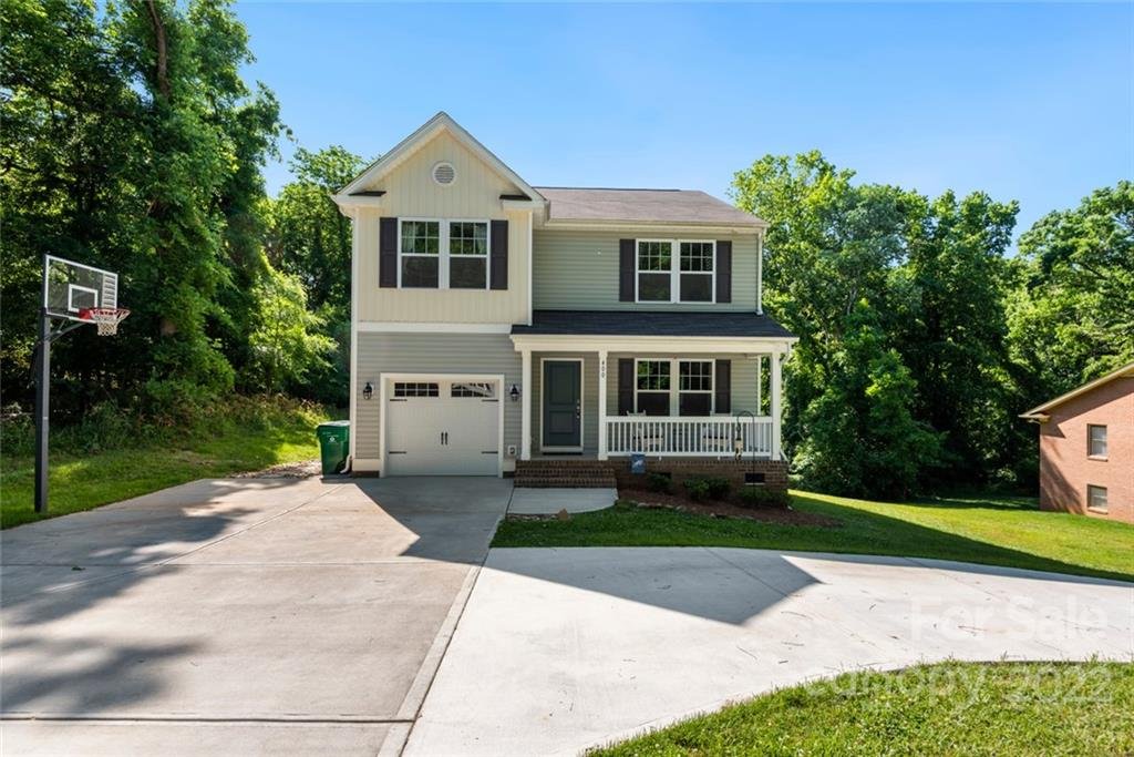 Property image 1 at 400 Beverly Circle, Charlotte, NC 28270