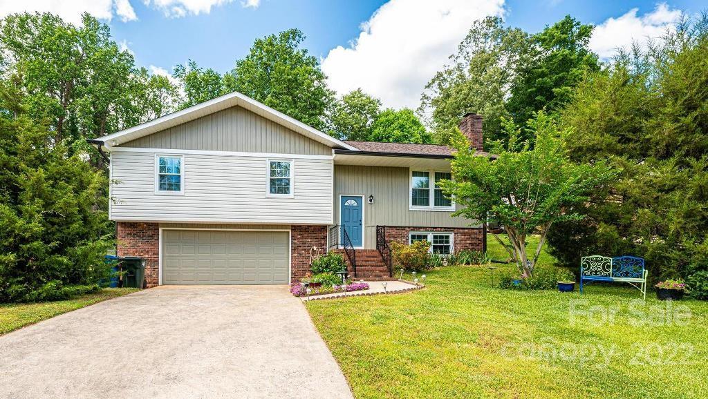 Property image 1 at 1096 16th Avenue, Hickory, NC 28601