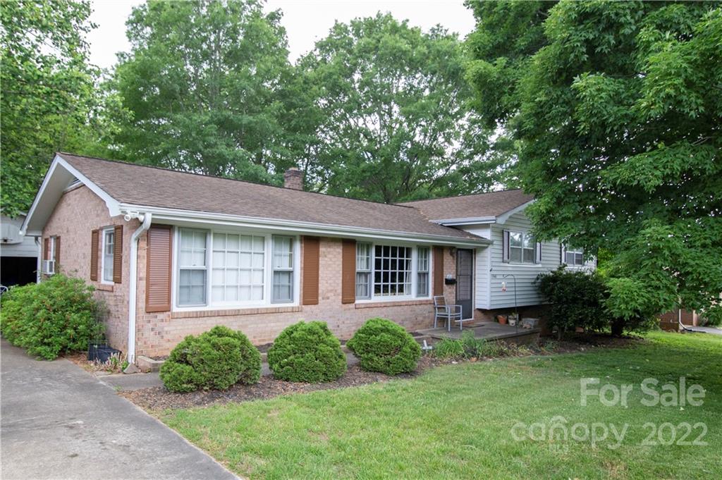 Property image 1 at 1340 36th Avenue Drive, Hickory, NC 28601