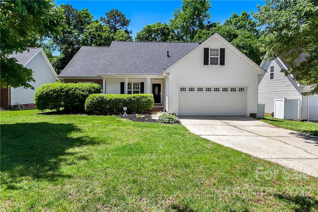 Property image 1 at 700 Jordans Pond Lane, Charlotte, NC 28214