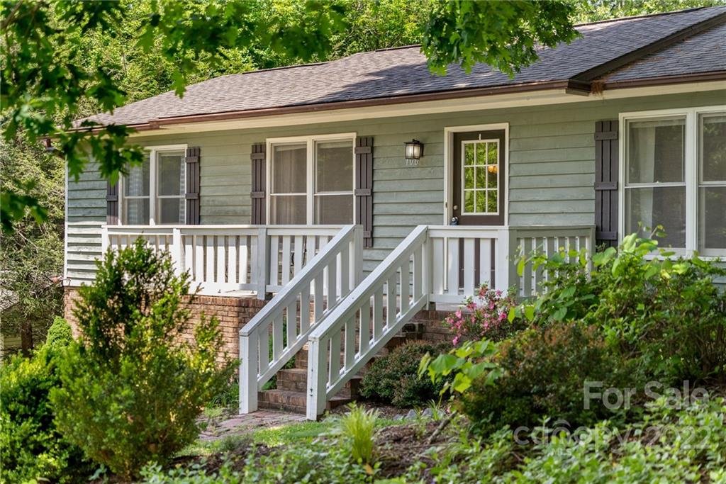 Property image 1 at 106 Cinnamon Way, Flat Rock, NC 28731