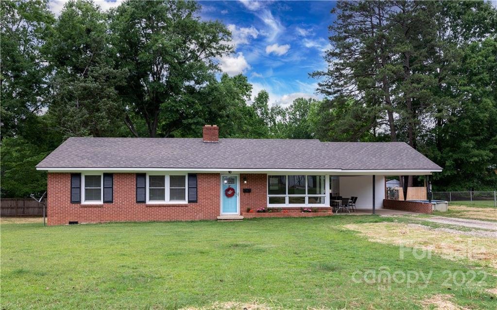 Property image 1 at 10 Burnett Drive, York, SC 29745