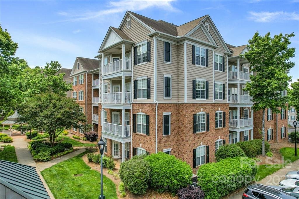 Property image 1 at 3112 Margellina Drive, Charlotte, NC 28210